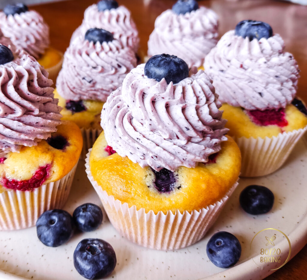 Lemon berry cupcakes