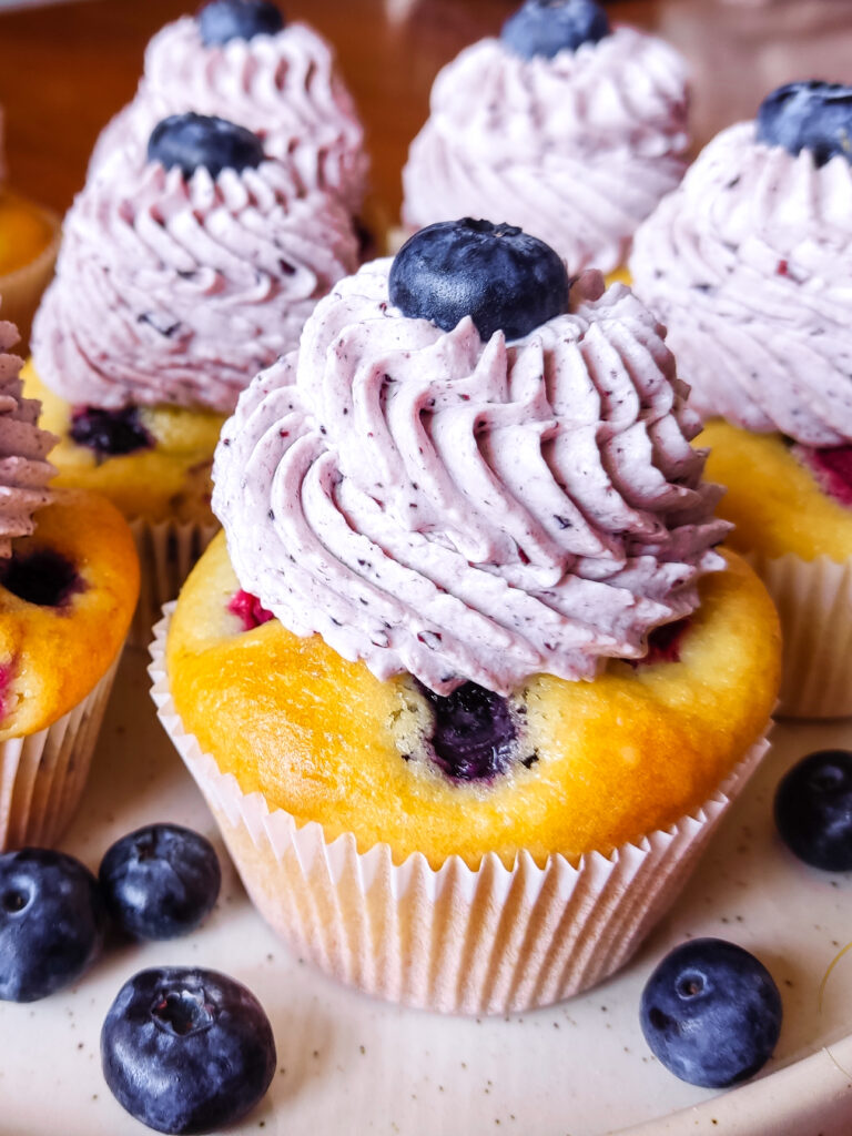 Lemon berry cupcakes