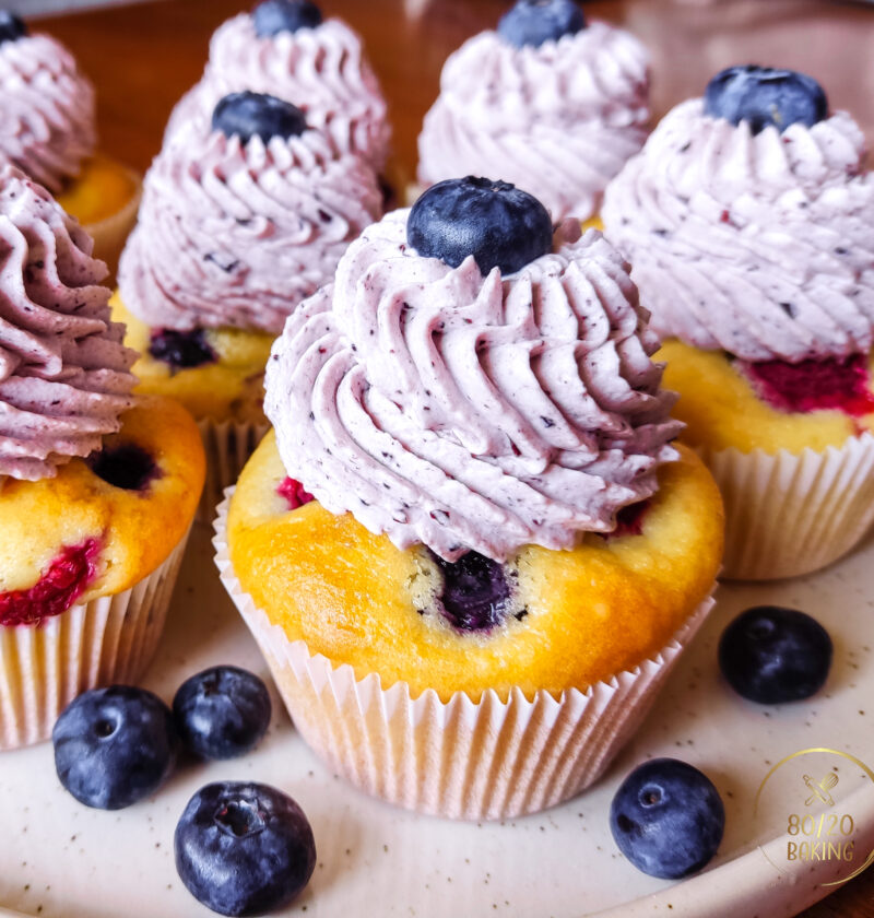 Lemon berry cupcakes