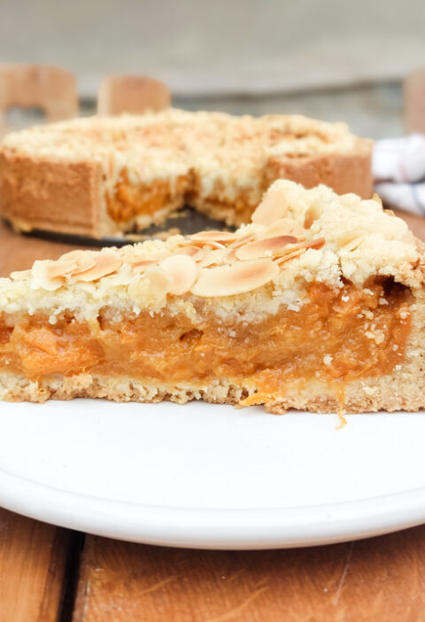 Apricot Crumble Pie